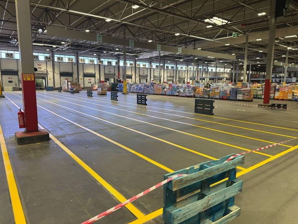 What’s the Difference Between Floor Sealing and Floor Coating?