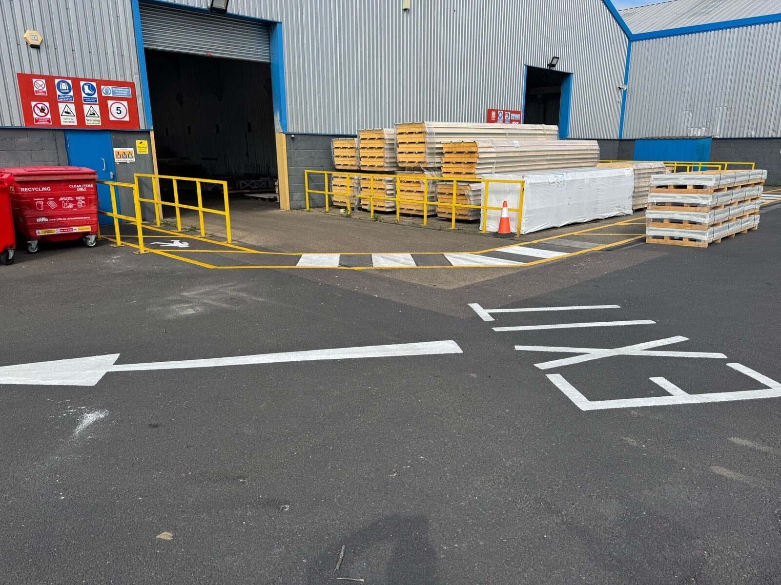 External traffic-management markings and loading bays